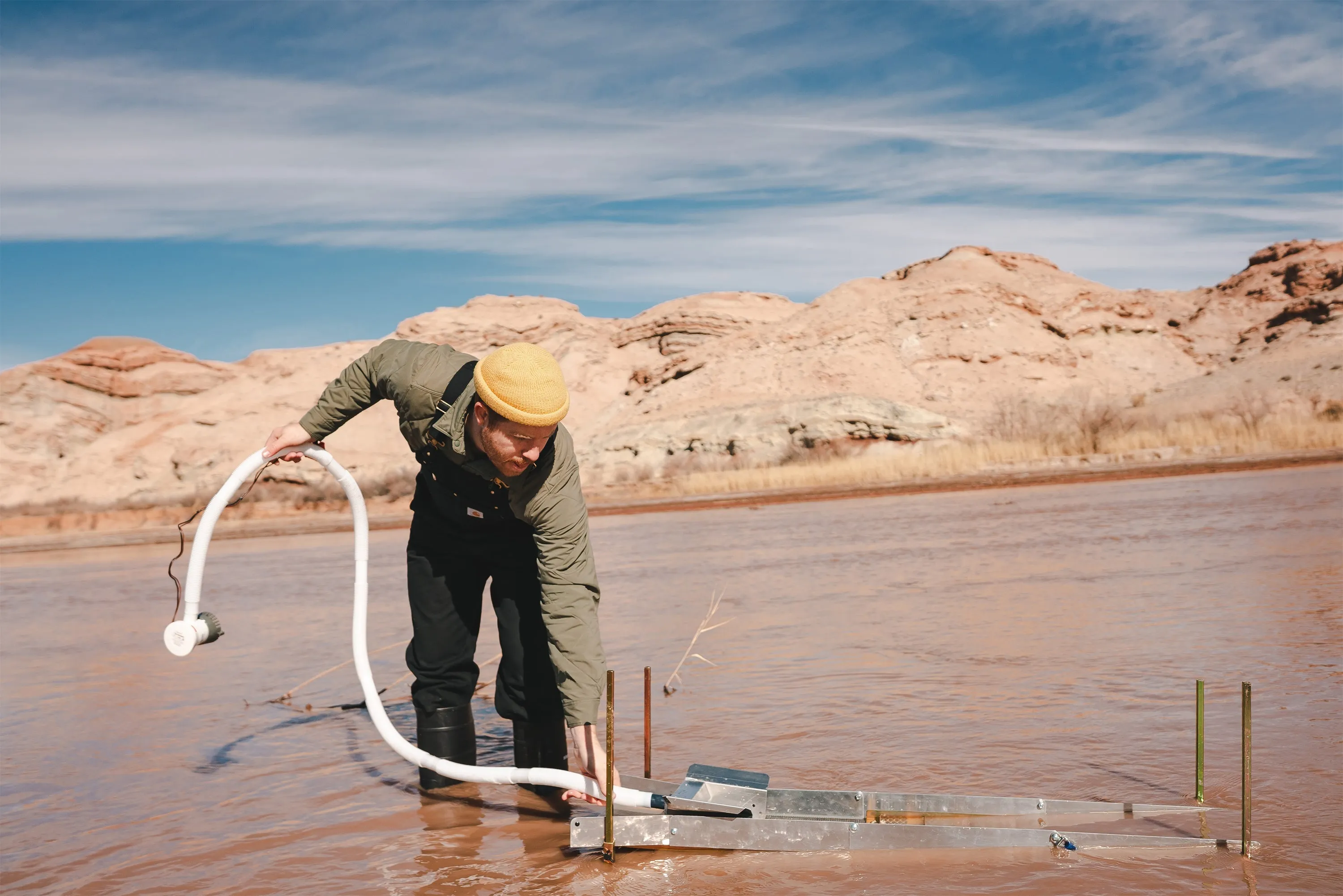 Backpacking Self-Locking Sluice Box