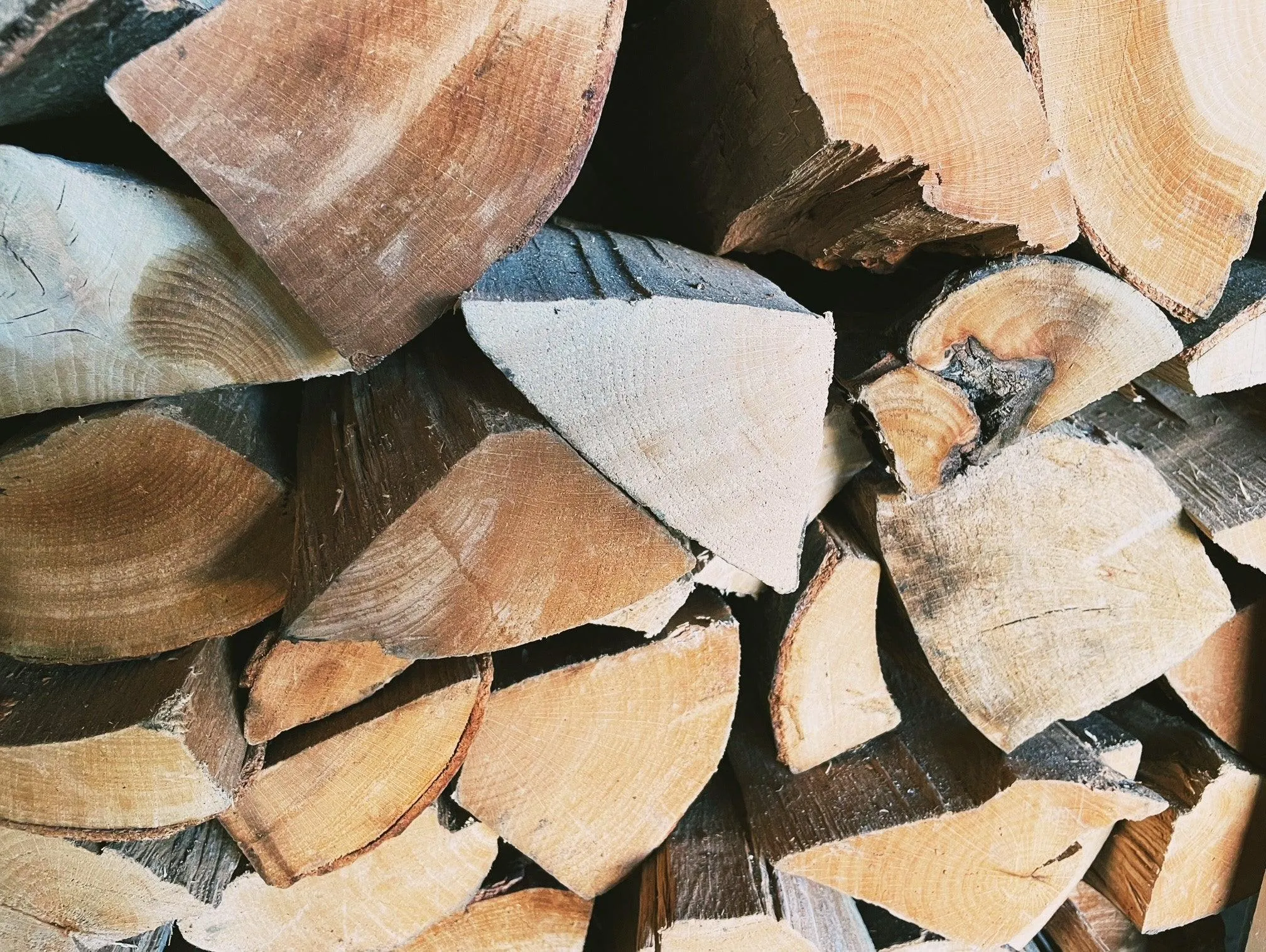 Kiln Dried Loose Logs & Firewood
