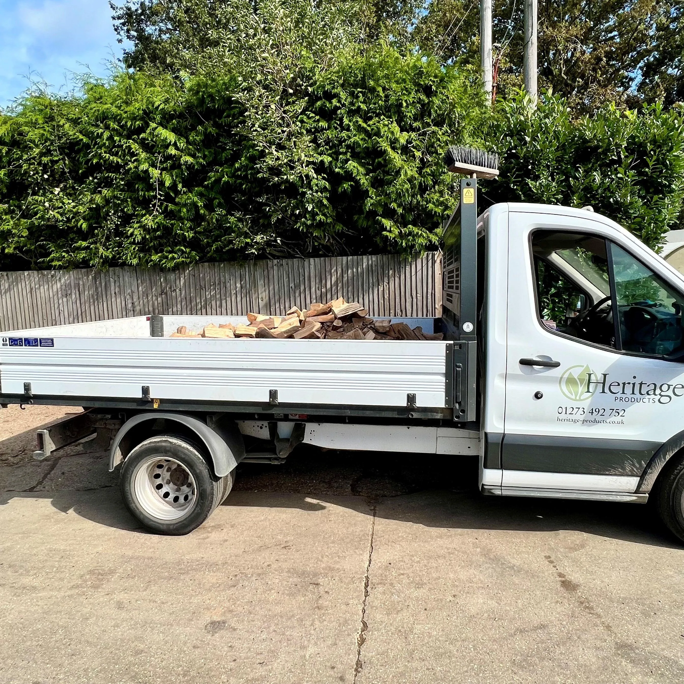Kiln Dried Loose Logs & Firewood