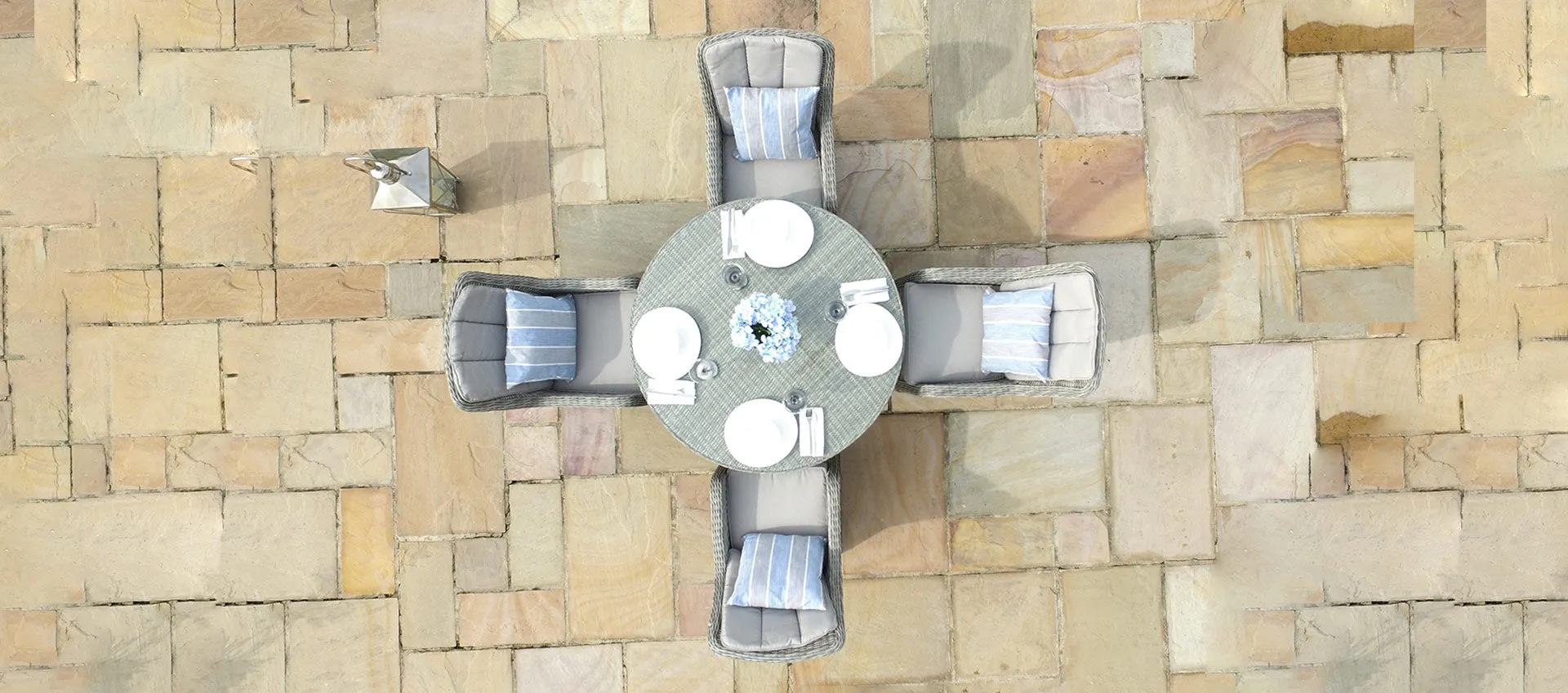 Maze Oxford 4 Seat Round Dining Set With Venice Chairs