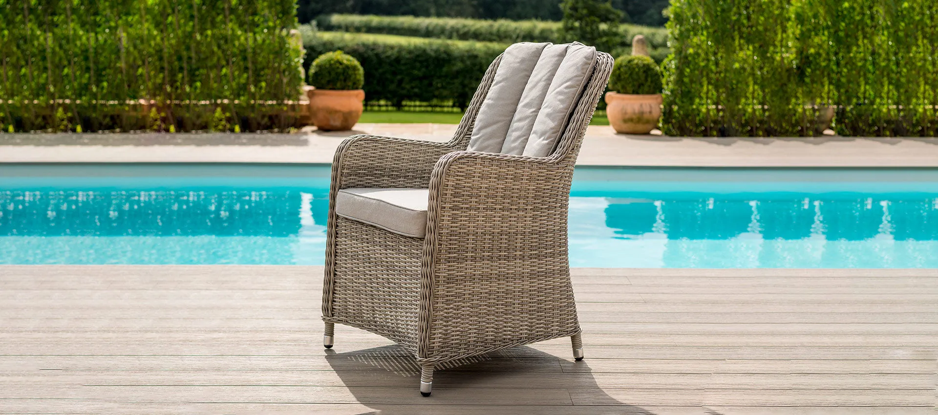 Maze Oxford 4 Seat Round Dining Set With Venice Chairs