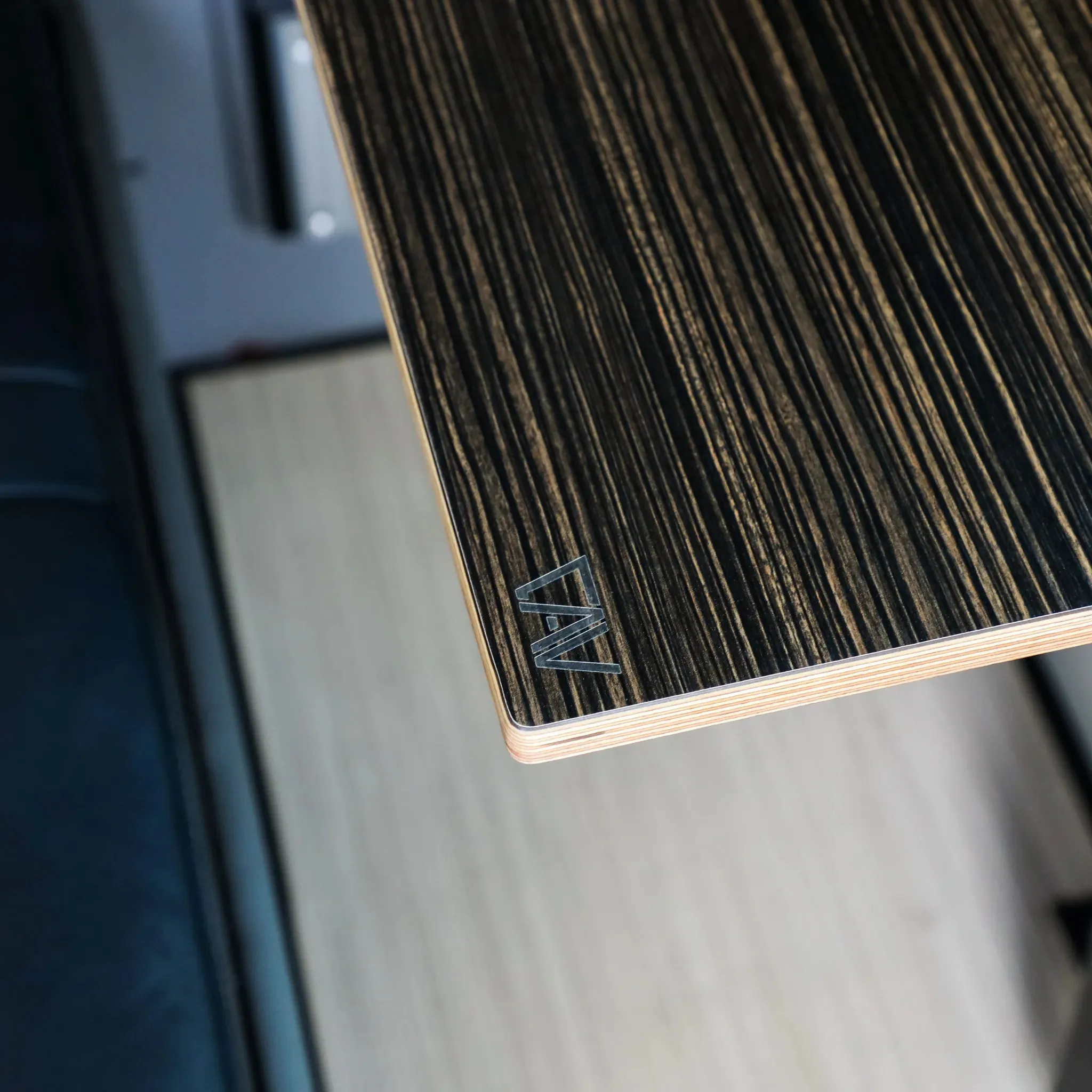 Small Universal Table