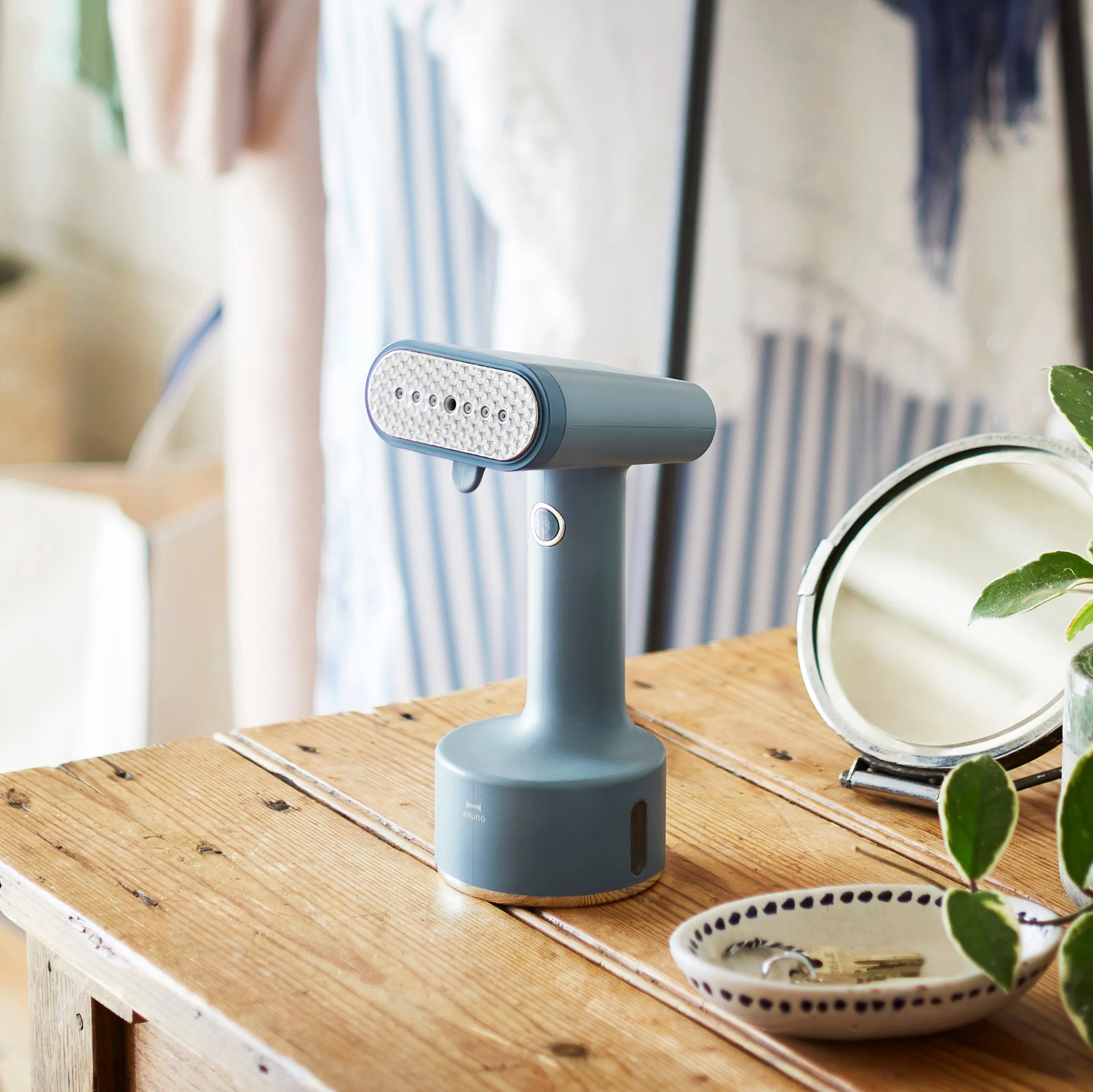 Styling Handy Steamer in Blue Gray